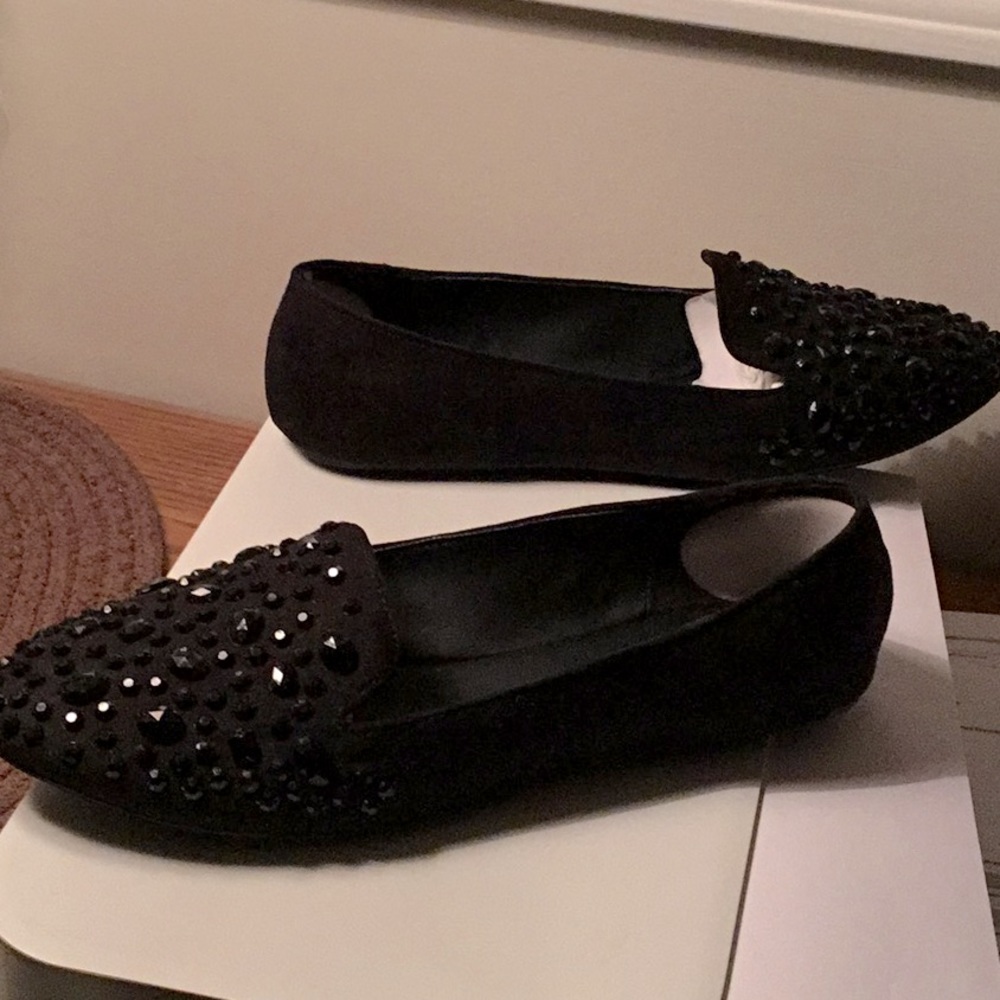 Women’s black Simply Vera Wang flats,size 9